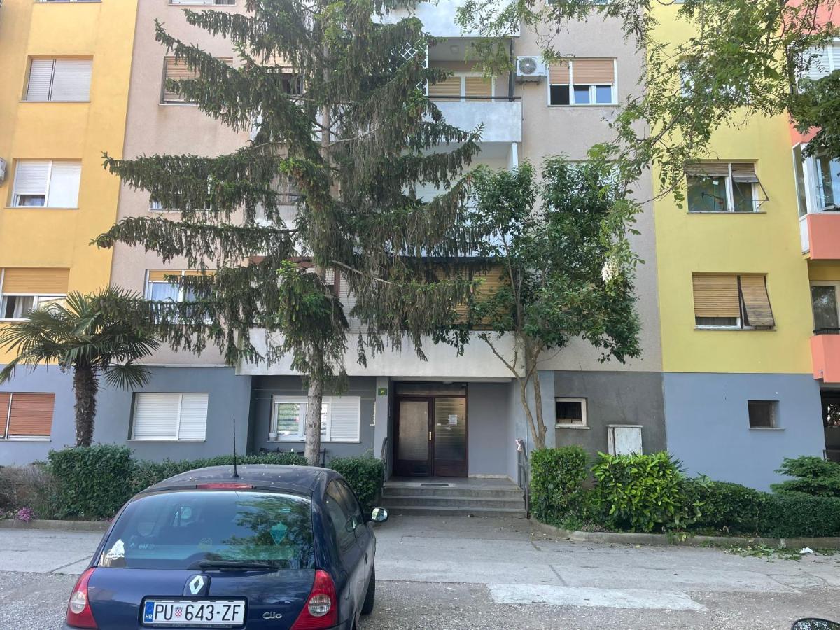 New Two Bedroom Maloni Apartmán